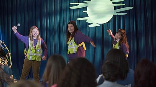 Madison De La Garza, Sara Rodier, and Grace Kaufman in Bad Teacher (2014)