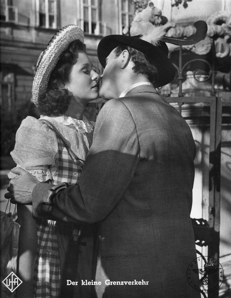 Hertha Feiler and Willy Fritsch in Der kleine Grenzverkehr (1943)