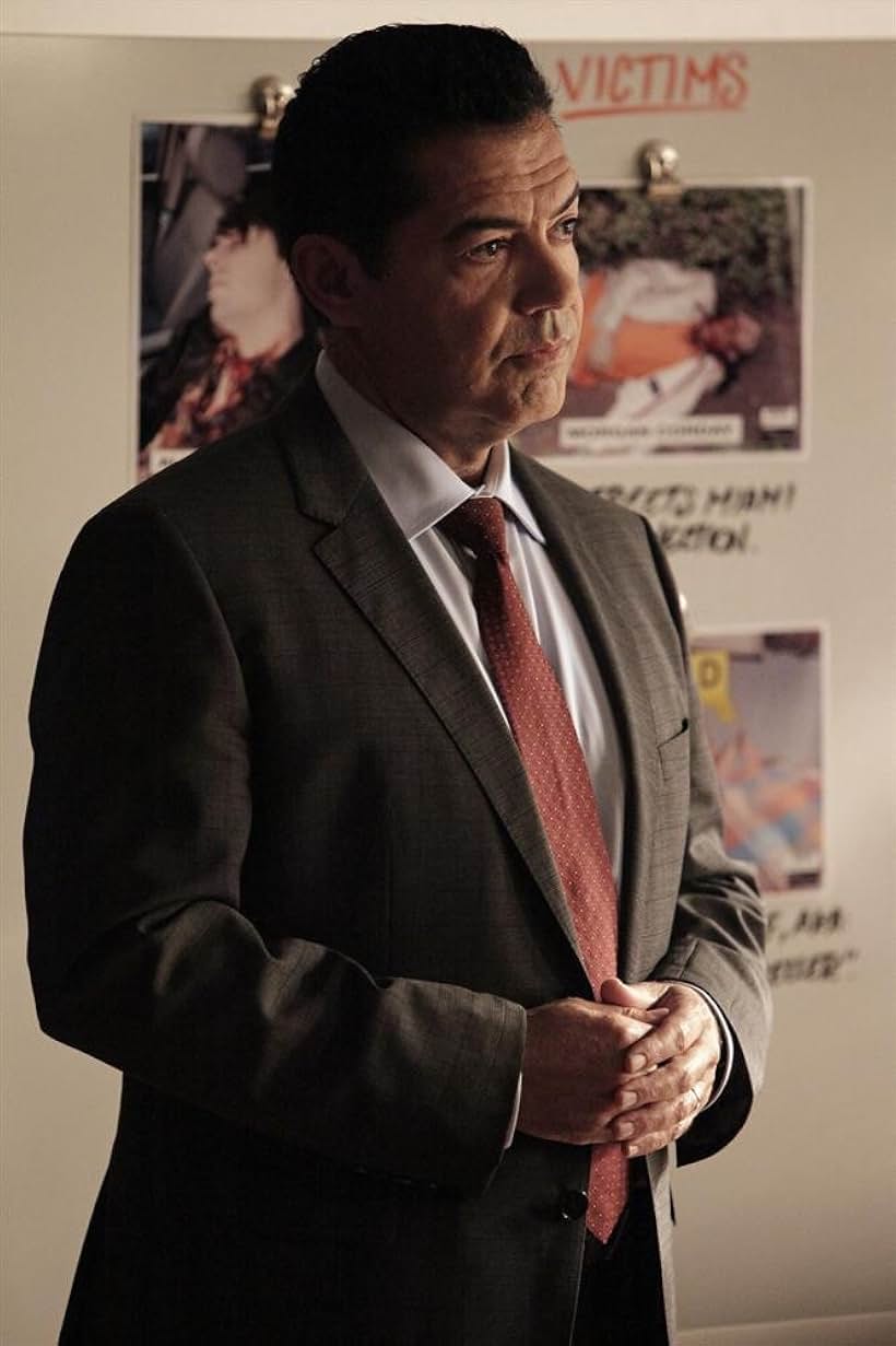 Carlos Gómez in Castle (2009)