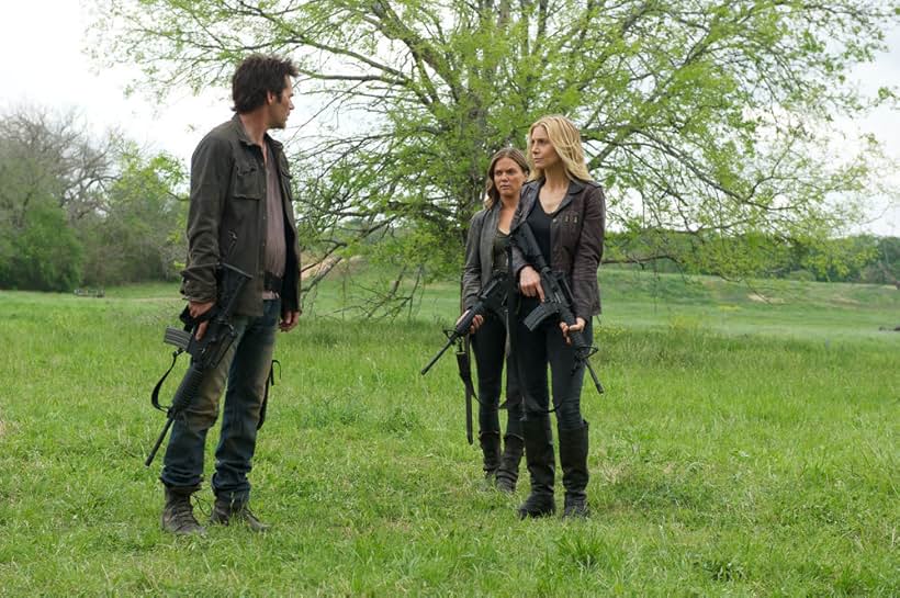 Billy Burke, Elizabeth Mitchell, and Tracy Spiridakos in Revolution (2012)