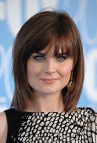 Primary photo for Emily Deschanel