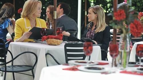 Cybill Shepherd and Julie Benz in No Ordinary Family (2010)