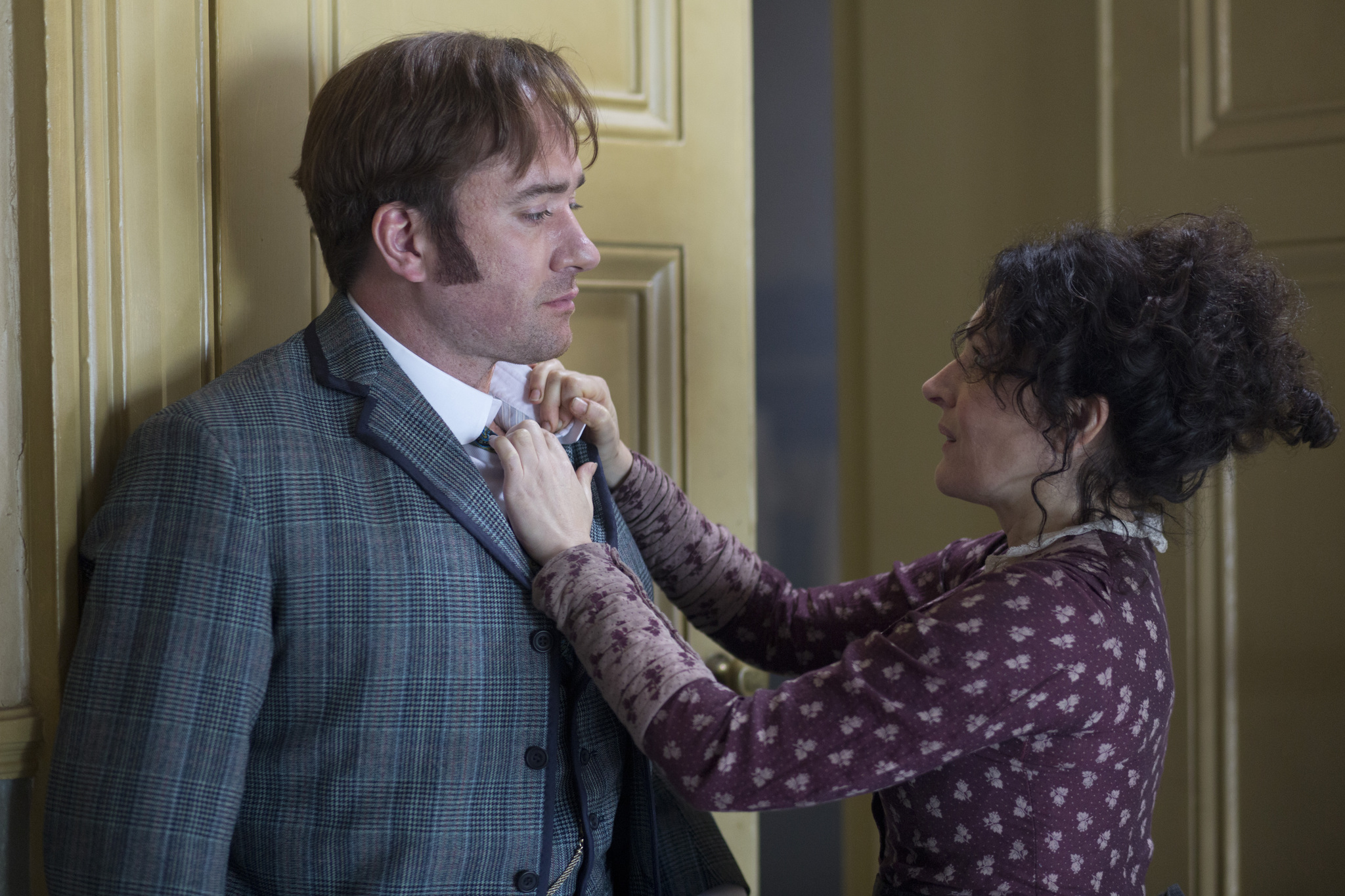 Lucy Cohu and Matthew Macfadyen in Ripper Street (2012)