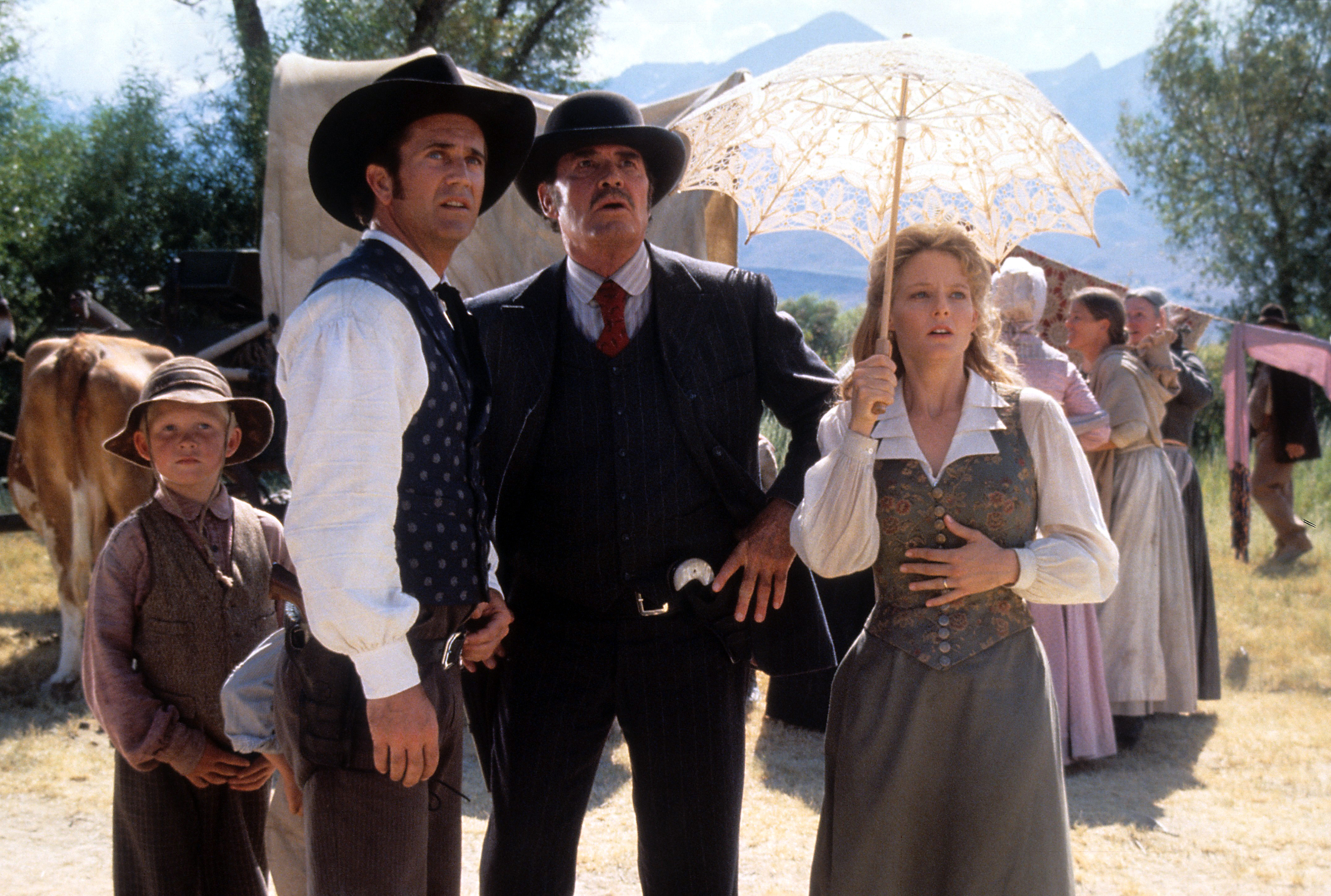 Jodie Foster, Mel Gibson, and James Garner in Maverick (1994)