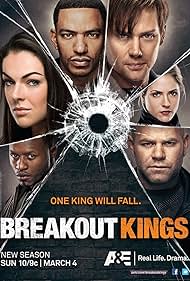 Laz Alonso, Malcolm Goodwin, Domenick Lombardozzi, Brooke Nevin, Jimmi Simpson, and Serinda Swan in Breakout Kings (2011)