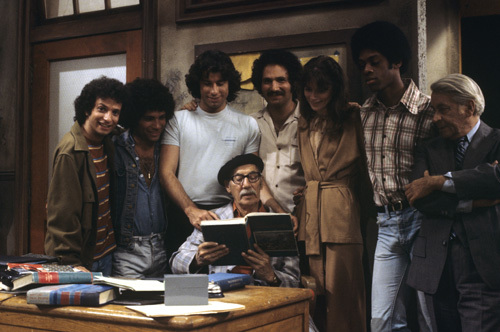 Groucho Marx, John Travolta, Robert Hegyes, Lawrence Hilton-Jacobs, Gabe Kaplan, Ron Palillo, Marcia Strassman, and John Sylvester White in Welcome Back, Kotter (1975)