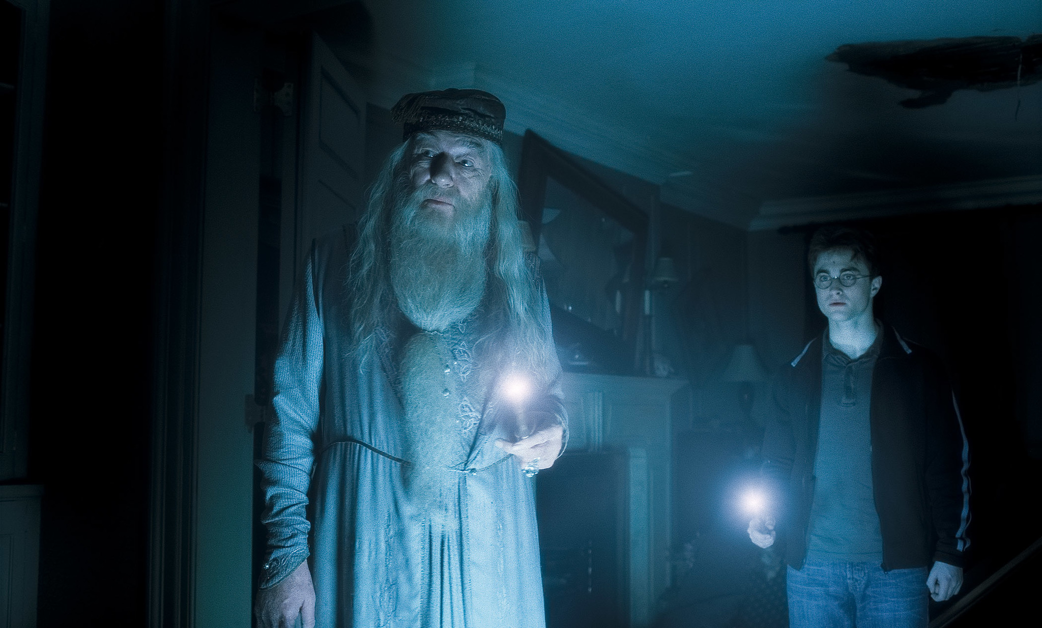 Michael Gambon and Daniel Radcliffe in Harry Potter and the Half-Blood Prince (2009)