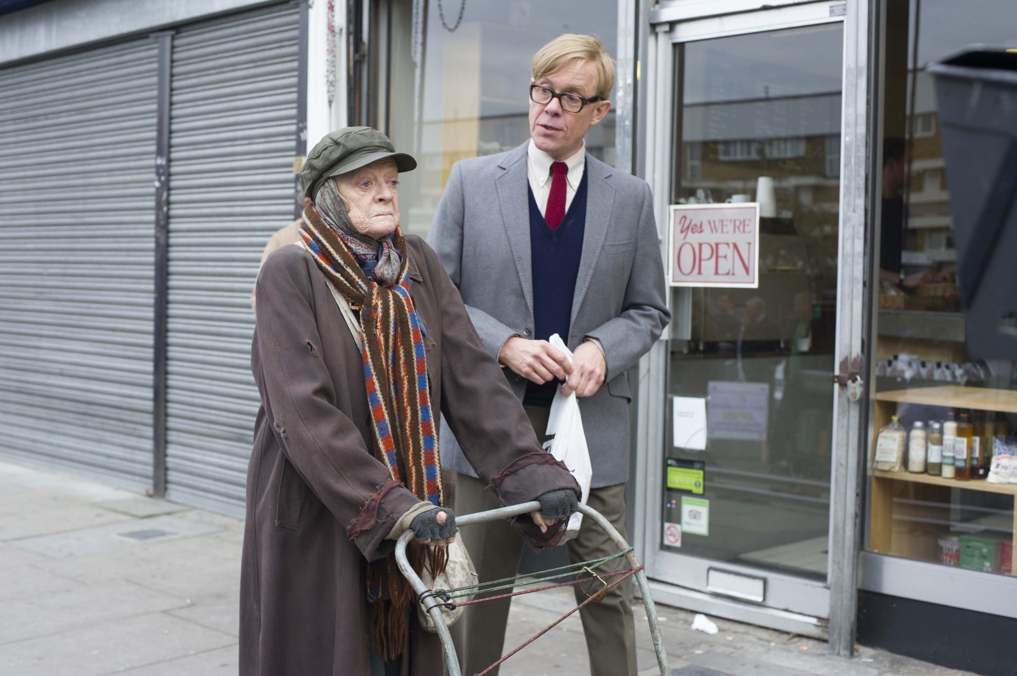 Maggie Smith and Alex Jennings in The Lady in the Van (2015)