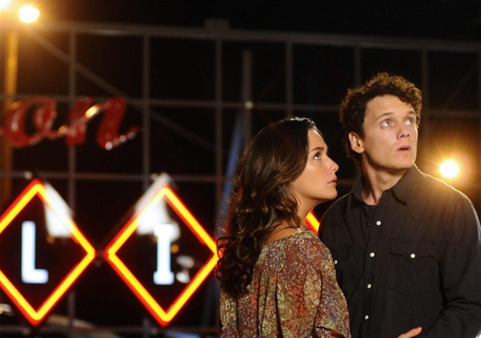 Anton Yelchin and Addison Timlin in Odd Thomas (2013)