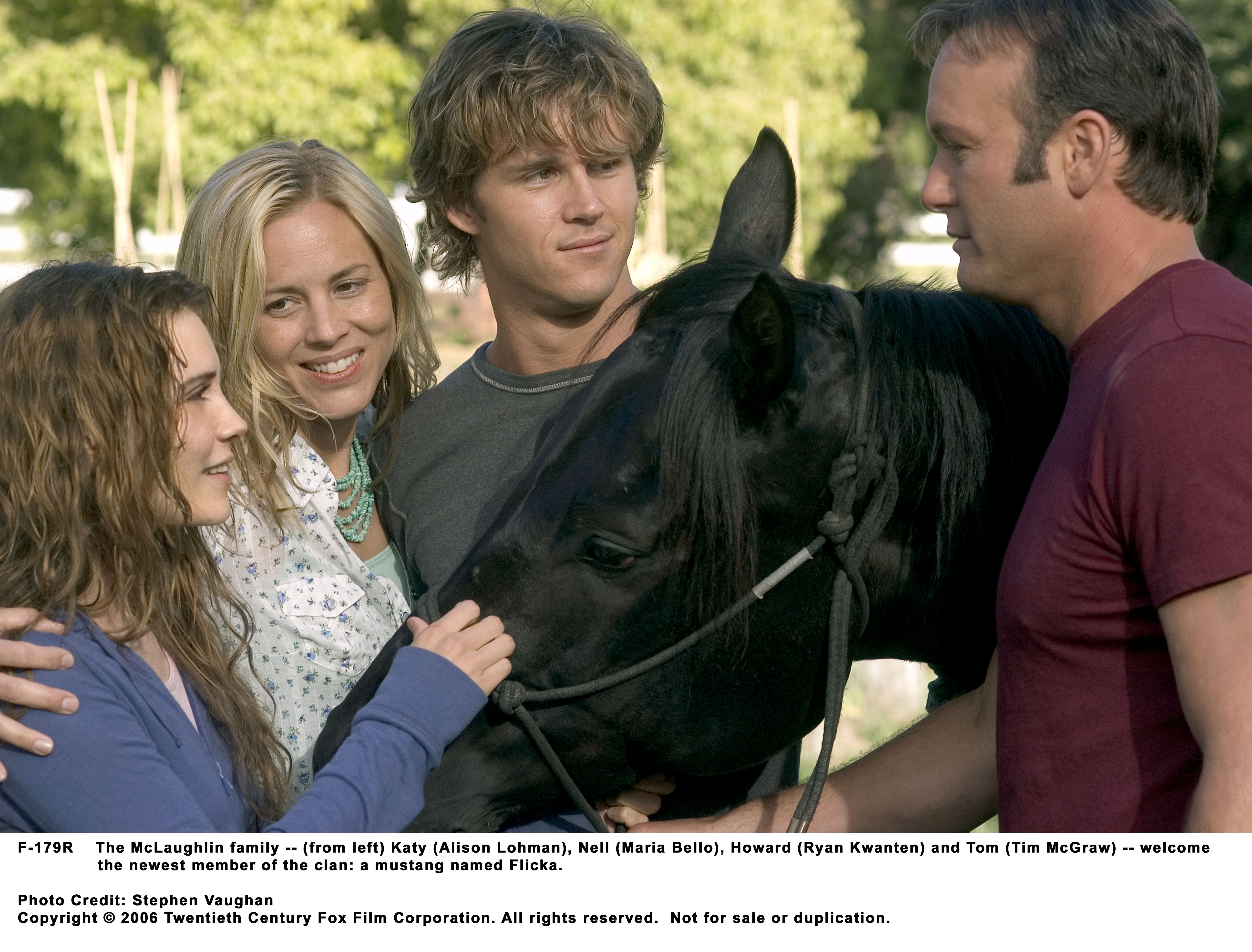 Maria Bello, Tim McGraw, Ryan Kwanten, and Alison Lohman in Flicka (2006)