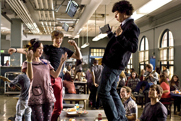 Kay Panabaker, Paul Iacono, Asher Monroe, Anna Maria Perez de Tagle, and Paul McGill in Fame (2009)