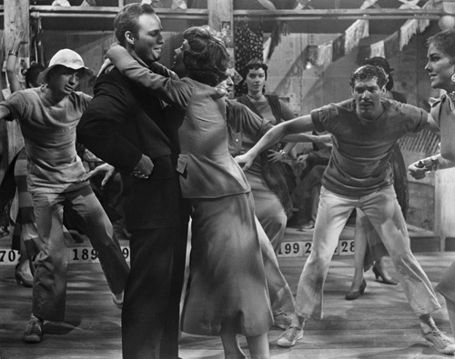 Marlon Brando, Jean Simmons, June Kirby, Matt Mattox, Bert May, and Troy Patterson in Guys and Dolls (1955)