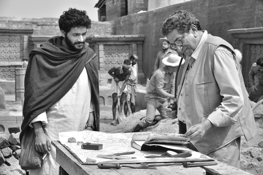 Sabyasachi Chakrabarty and Arjun Chakrabarty in The Wanderlust of Apu (2021)