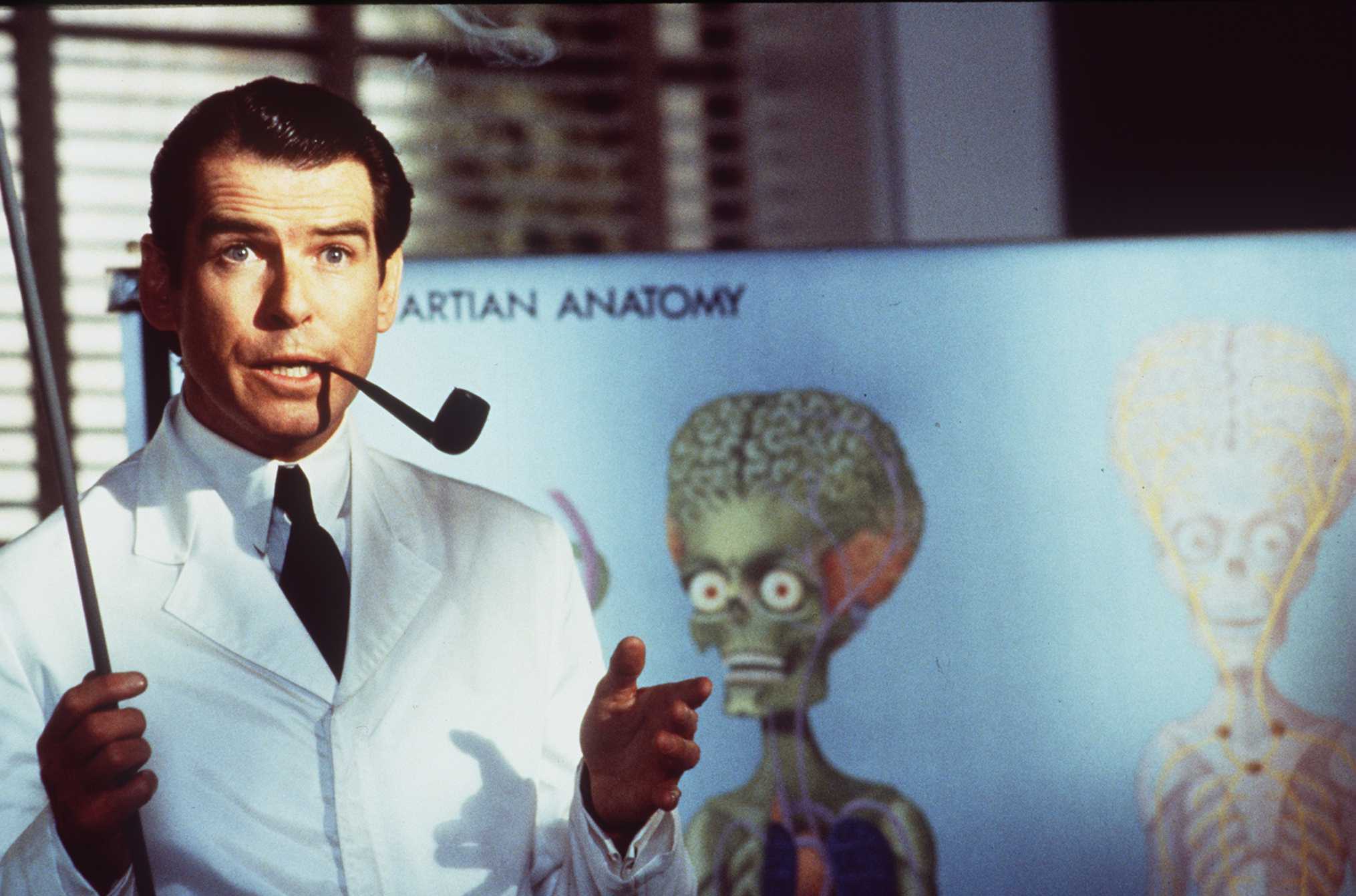 Pierce Brosnan in Mars Attacks! (1996)