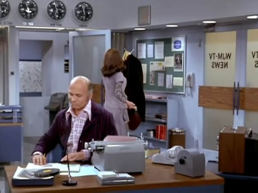 Mary Tyler Moore and Gavin MacLeod in The Mary Tyler Moore Show (1970)