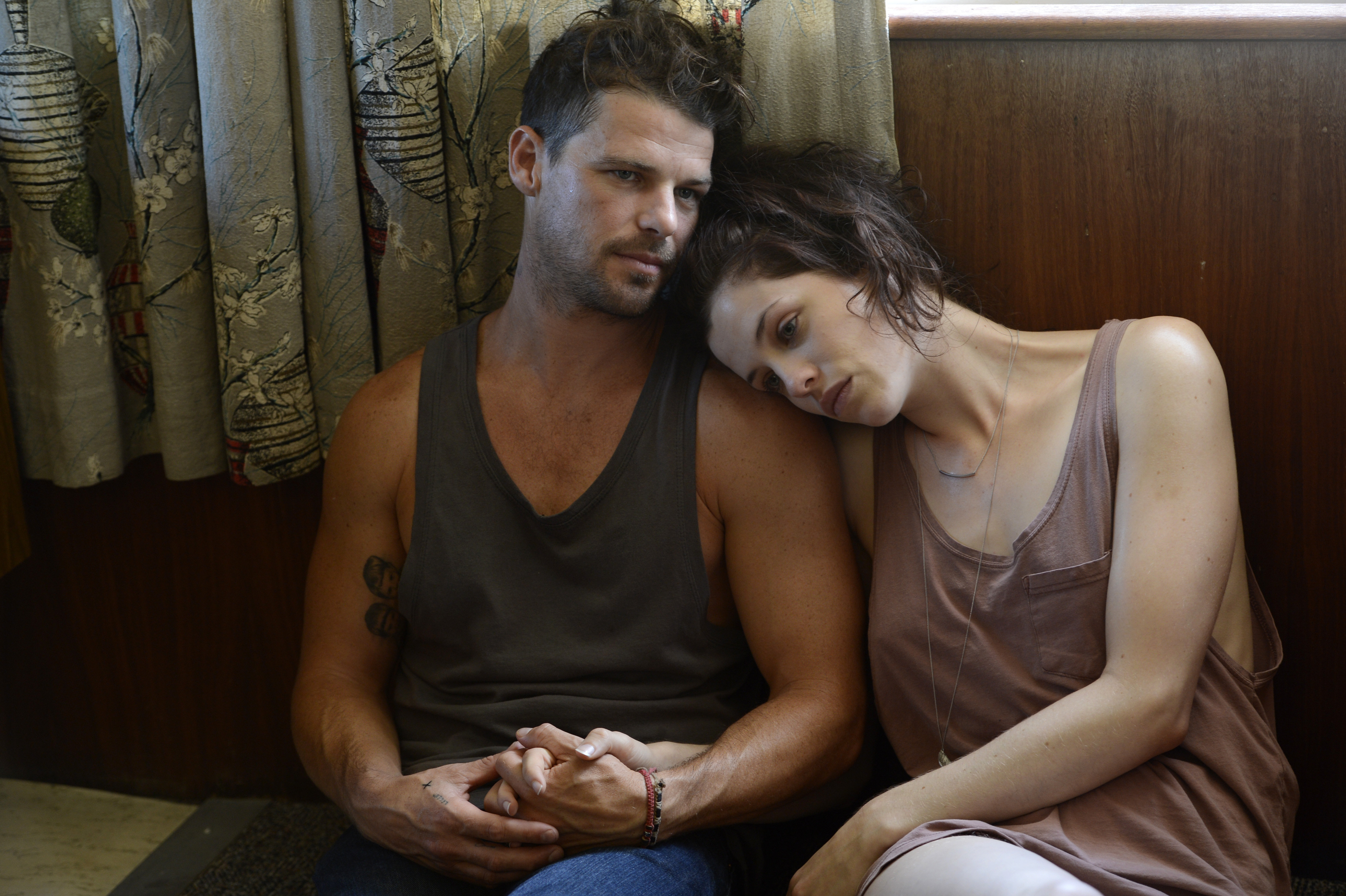 Nathan Phillips and Jessica De Gouw in These Final Hours (2013)