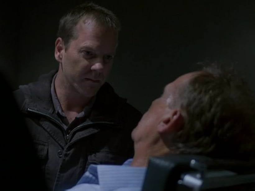 Kiefer Sutherland and James Morrison in 24 (2001)