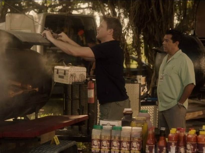 Carlos Gómez and Matt Passmore in The Glades (2010)