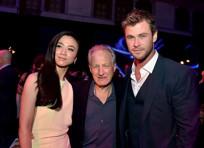 Michael Mann, Chris Hemsworth, and Tang Wei at an event for Blackhat (2015)