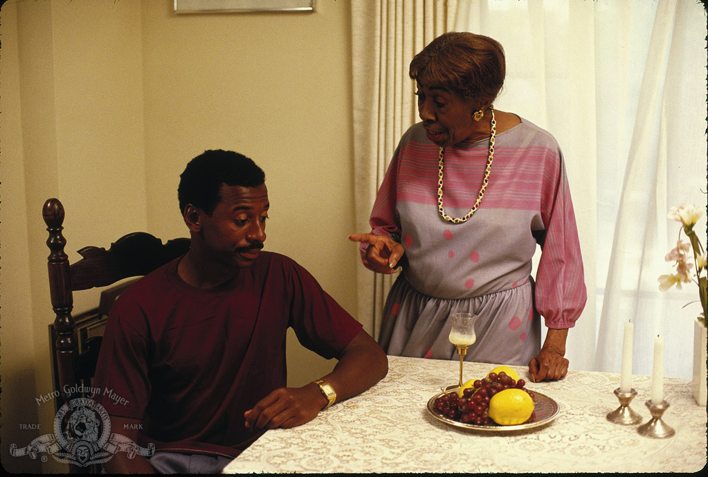 Helen Martin and Robert Townsend in Hollywood Shuffle (1987)