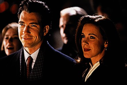 Dylan McDermott and Elizabeth Perkins in Miracle on 34th Street (1994)