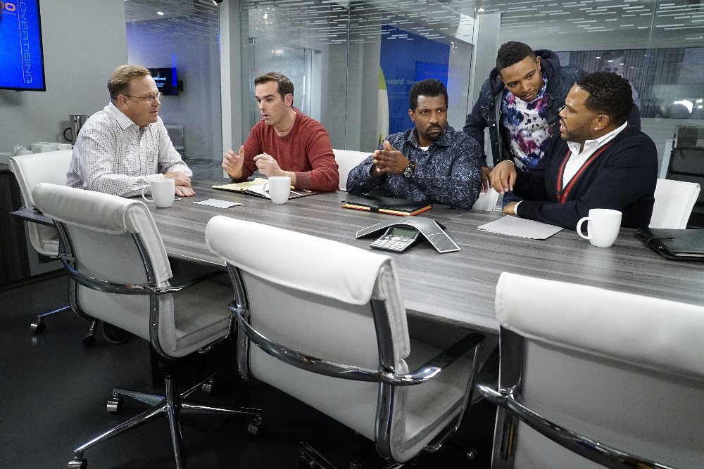 Anthony Anderson, Peter Mackenzie, Deon Cole, Allen Maldonado, and Jeff Meacham in Black-ish (2014)