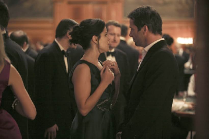 Neve Campbell and James Purefoy in The Philanthropist (2009)