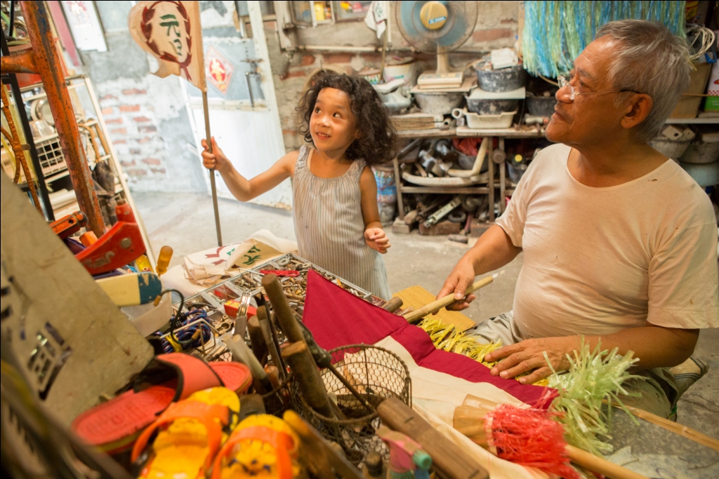 Richard Ng and Winnie Yuen-Ying Ho in Little Big Master (2015)