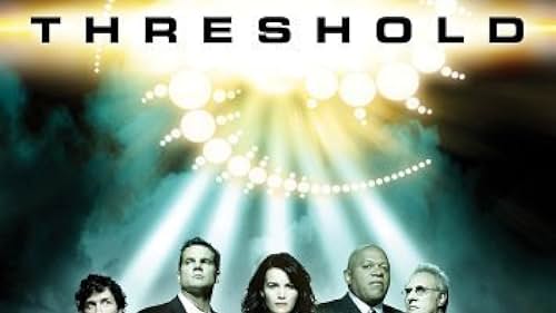 Brent Spiner, Charles S. Dutton, Carla Gugino, Rob Benedict, Peter Dinklage, and Brian Van Holt in Threshold (2005)