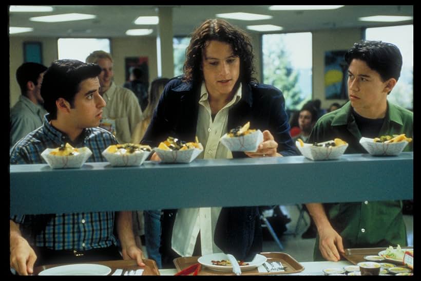 Heath Ledger, Joseph Gordon-Levitt, and David Krumholtz in 10 Things I Hate About You (1999)