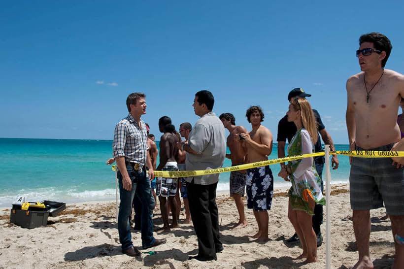 Carlos Gómez and Matt Passmore in The Glades (2010)