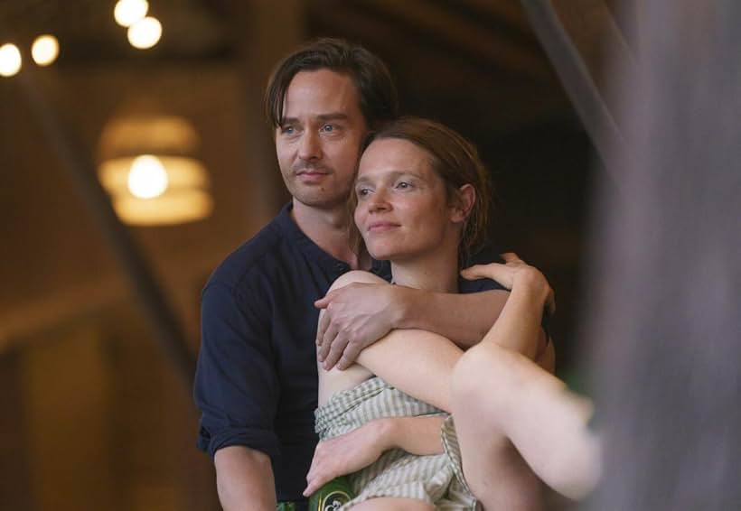 Karoline Herfurth and Tom Schilling in A Million Minutes (2024)