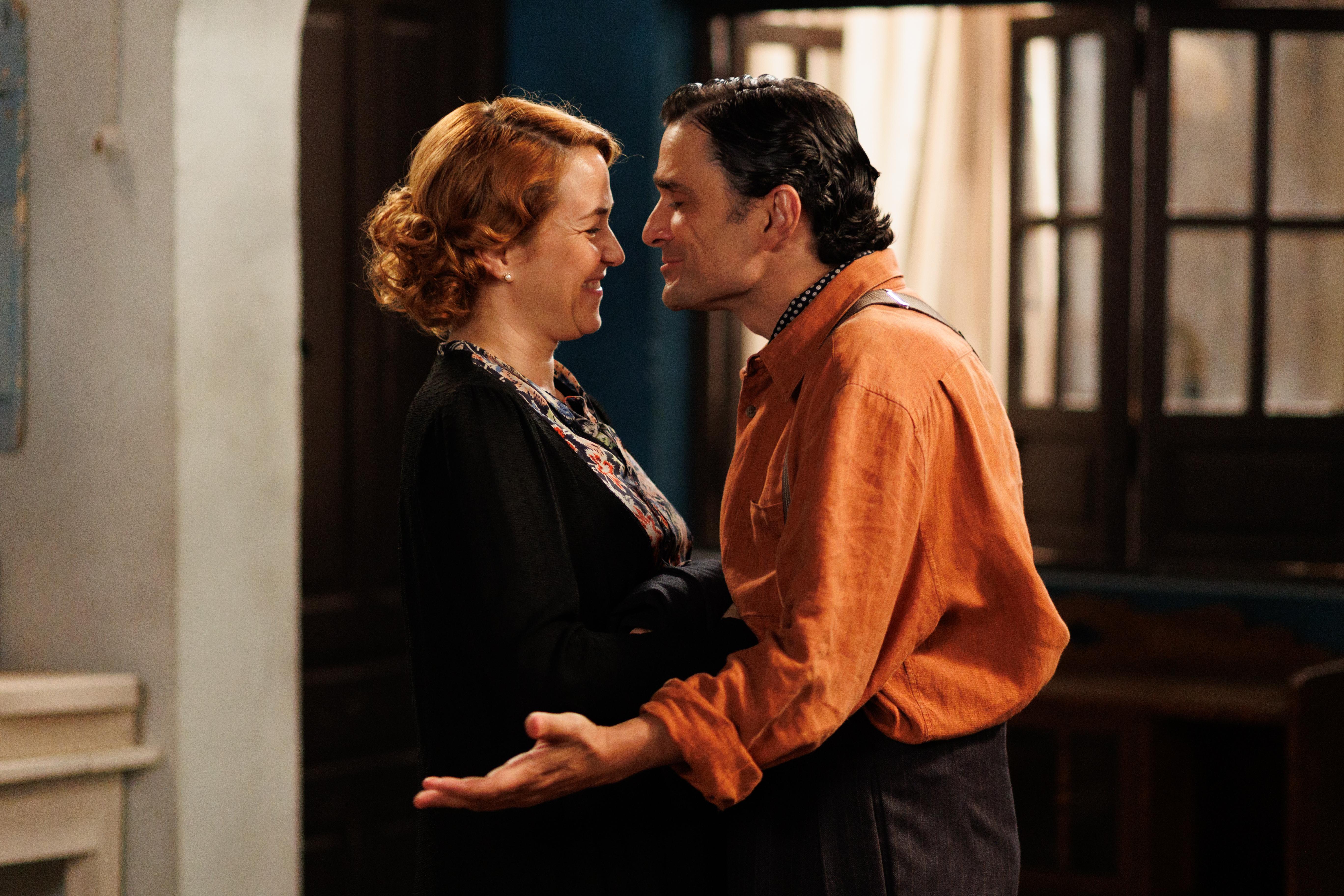 Teresa Hurtado de Ory and Andrea Fiorillo in La Moderna (2023)