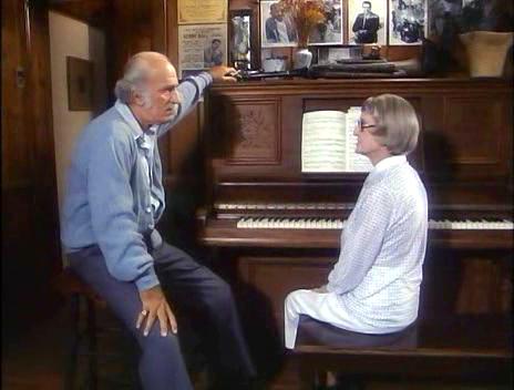 Bette Davis and Keenan Wynn in A Piano for Mrs. Cimino (1982)