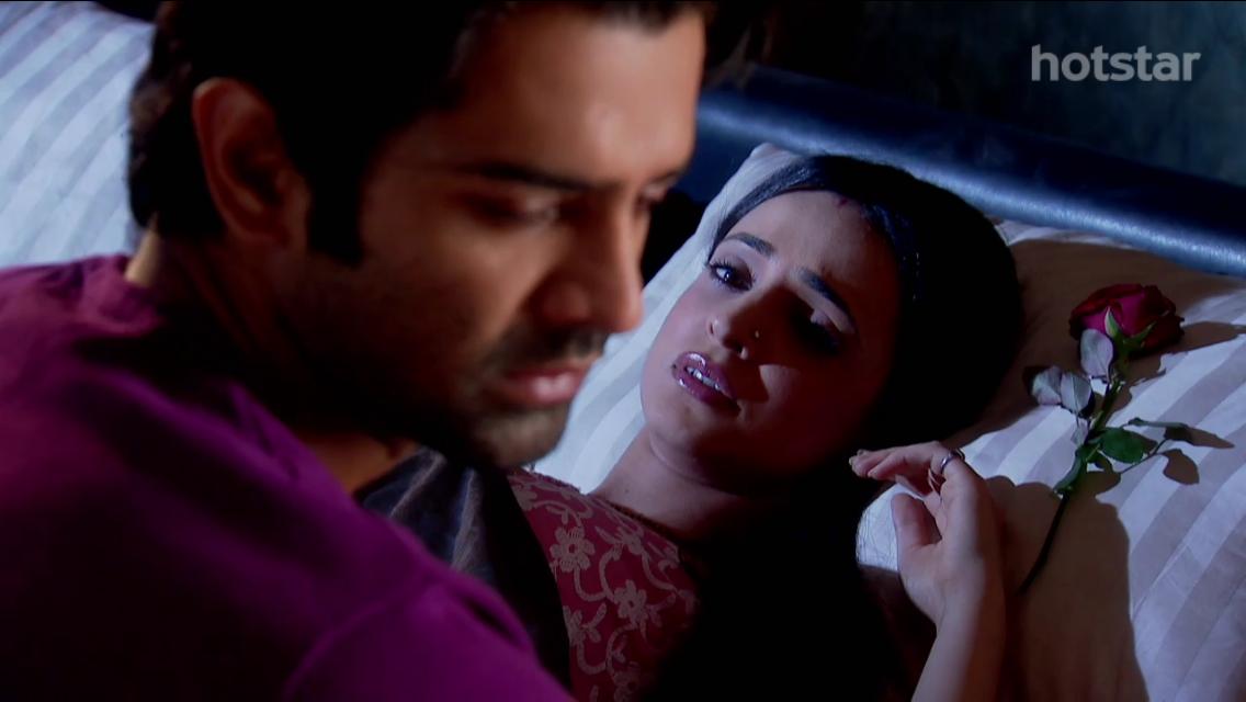 Sanaya Irani and Barun Sobti in Iss Pyaar Ko Kya Naam Doon (2011)