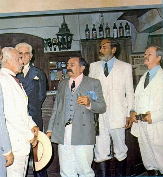 Francisco Dantas, Rafael de Carvalho, Castro Gonzaga, Paulo Gonçalves, and Paulo Gracindo in Gabriela (1975)