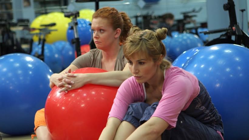 Joanna Brodzik and Daria Widawska in Magda M. (2005)