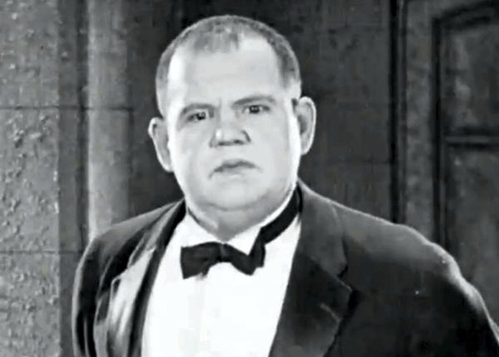 Oliver Hardy in Should Men Walk Home? (1927)