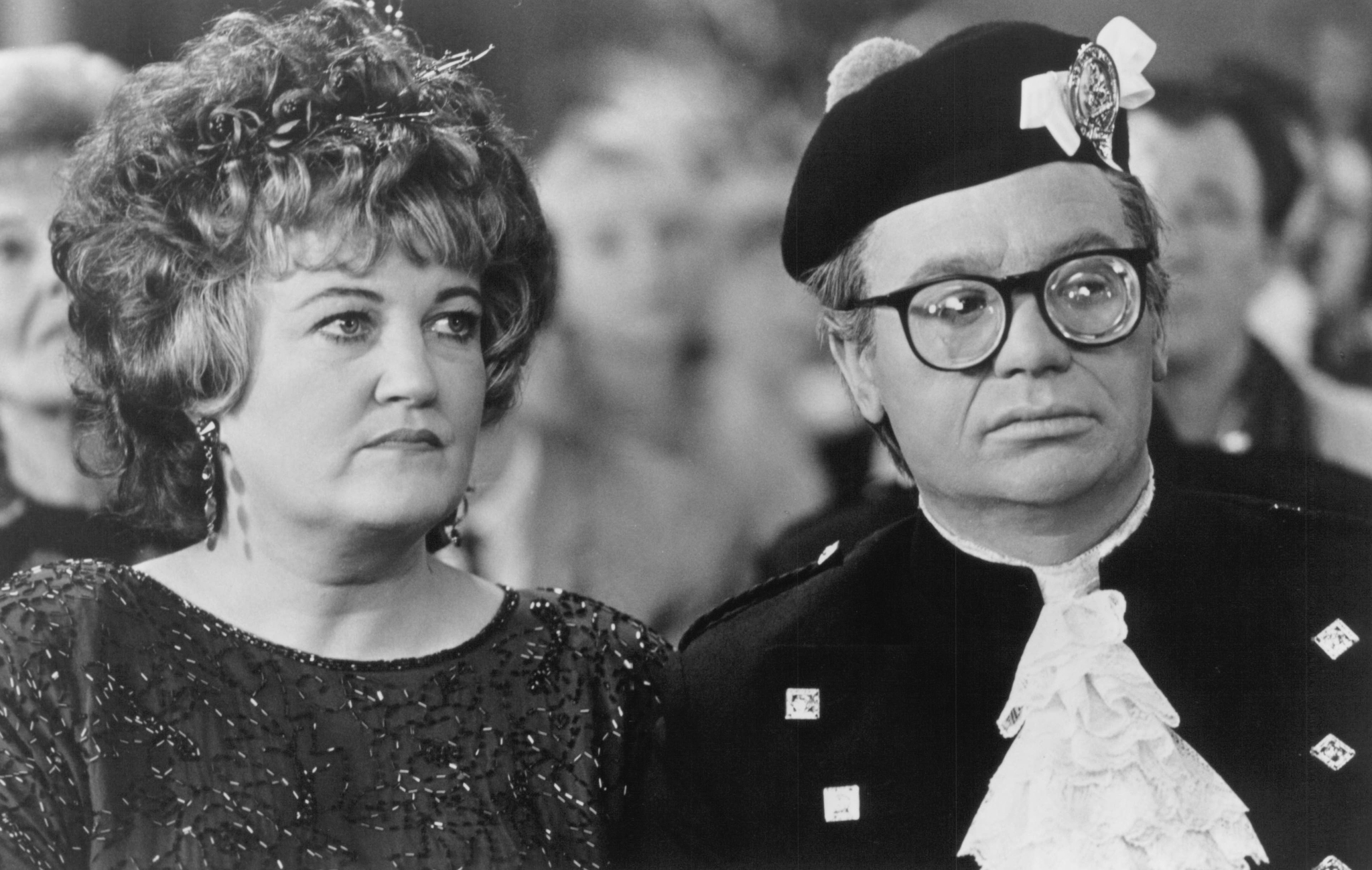 Mike Myers and Brenda Fricker in So I Married an Axe Murderer (1993)