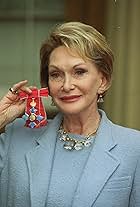 Siân Phillips