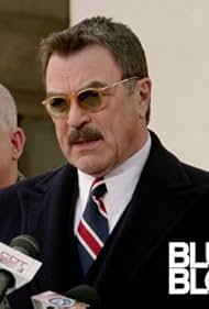 Tom Selleck and Gregory Jbara in Blue Bloods (2010)