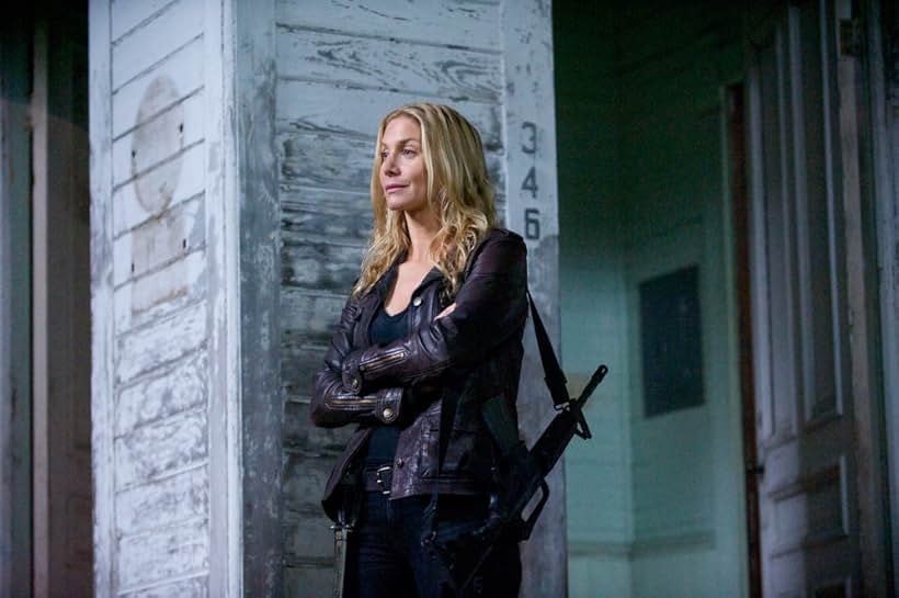 Elizabeth Mitchell in Revolution (2012)