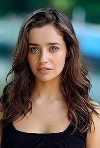 Primary photo for Holly Earl