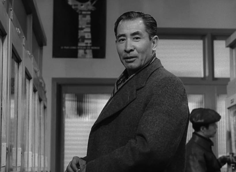 Sô Yamamura in Tokyo Twilight (1957)