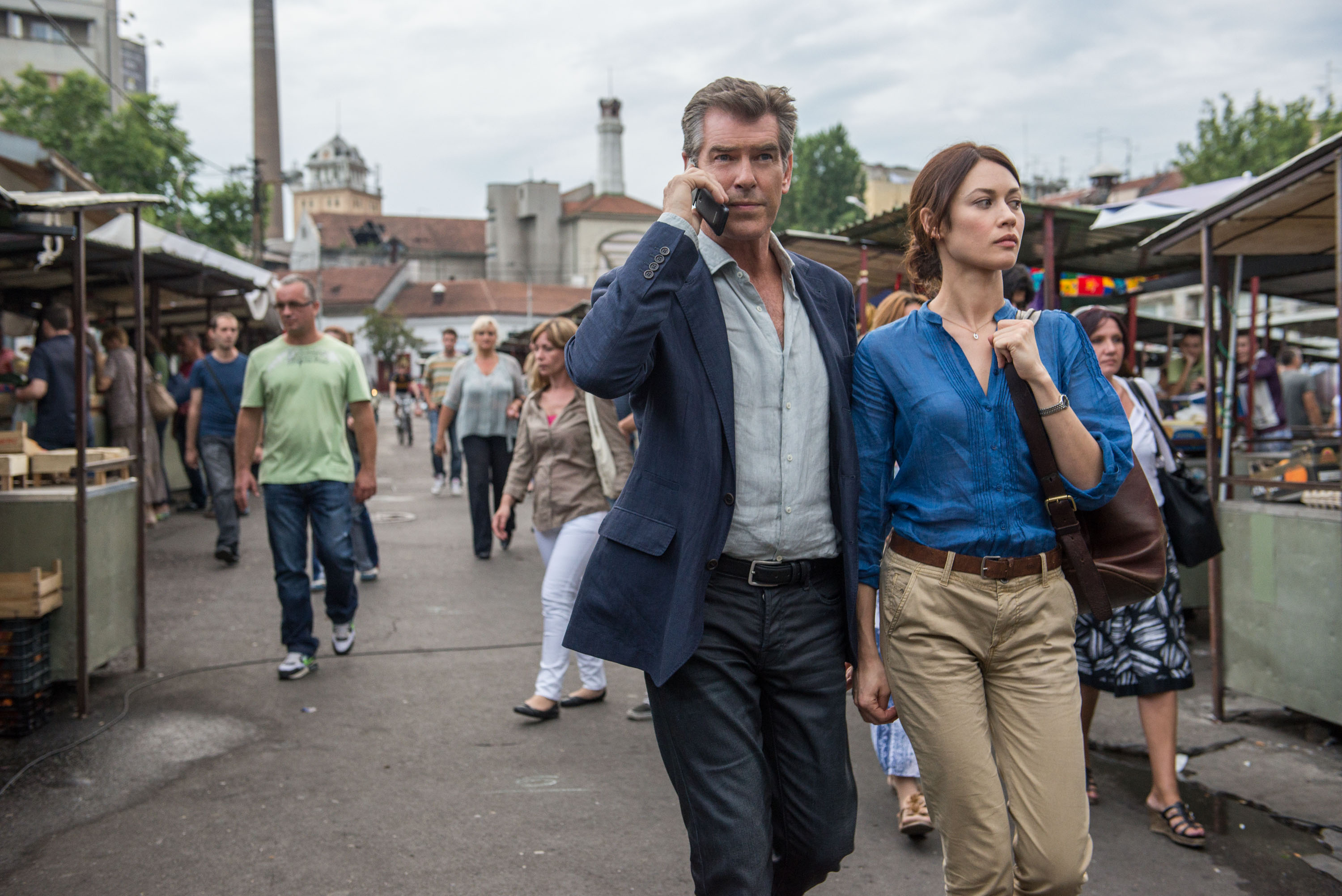 Pierce Brosnan and Olga Kurylenko in The November Man (2014)