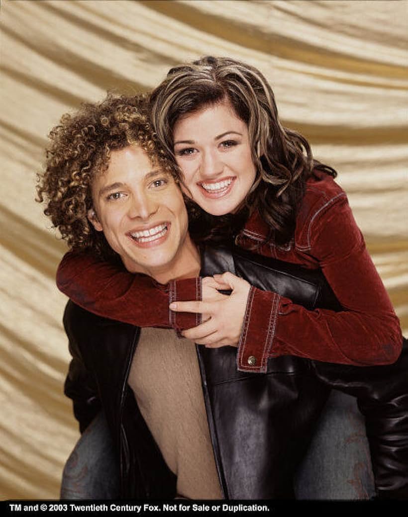 Kelly Clarkson and Justin Guarini in From Justin to Kelly (2003)