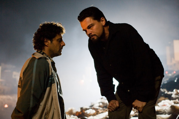 Leonardo DiCaprio and Vince Colosimo in Body of Lies (2008)