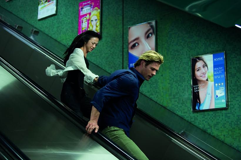 Chris Hemsworth and Tang Wei in Blackhat (2015)