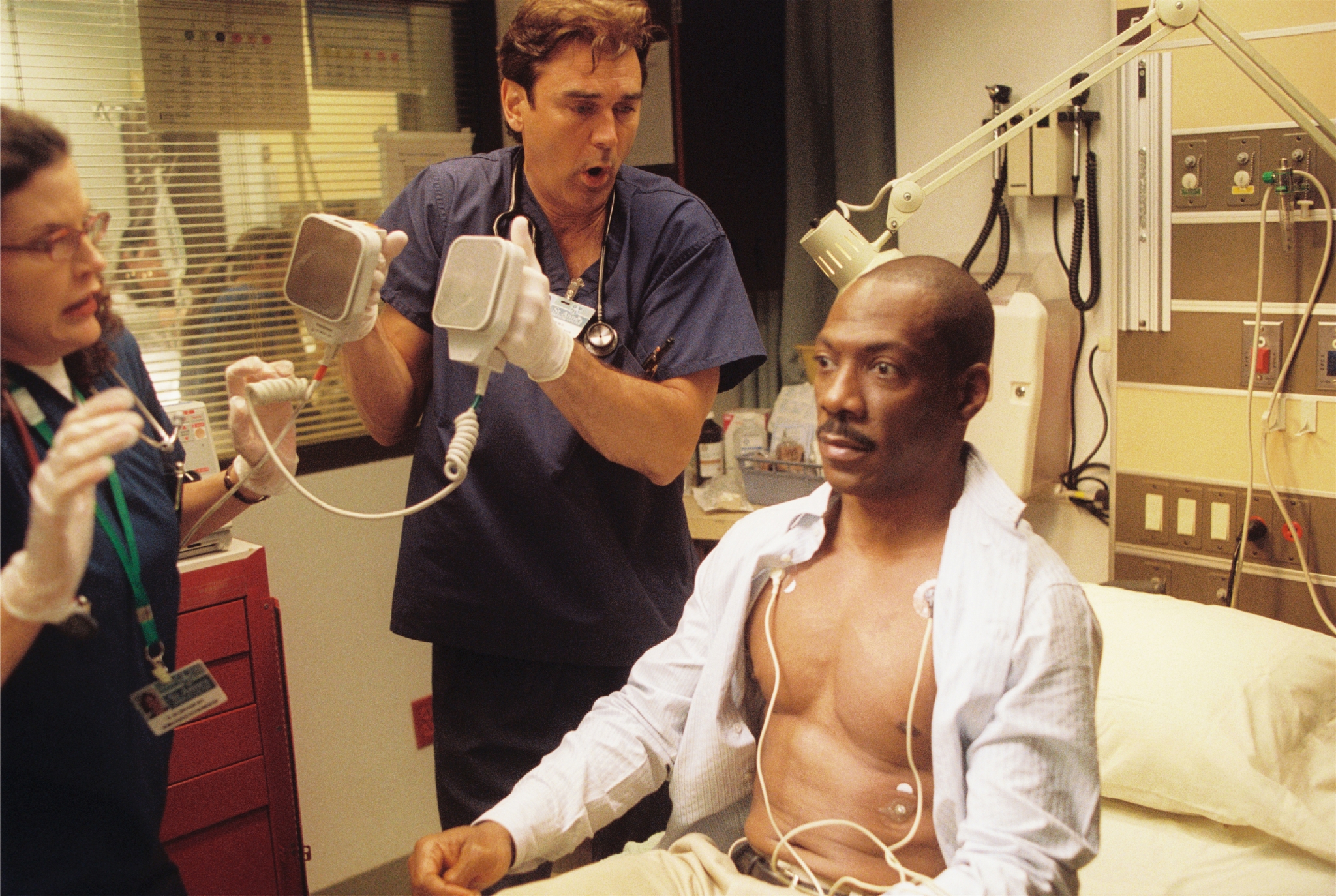 Eddie Murphy and Rob Moran in Meet Dave (2008)