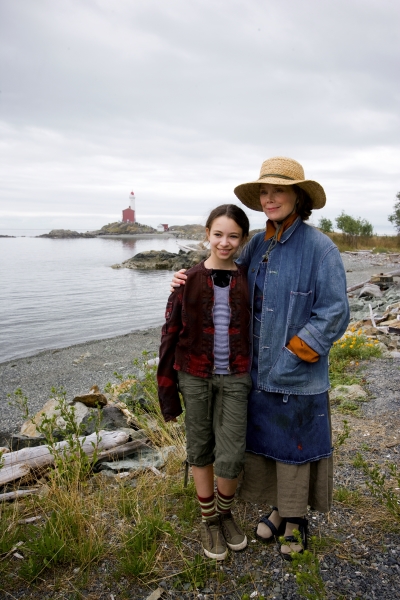 Sissy Spacek and Jodelle Ferland in Pictures of Hollis Woods (2007)